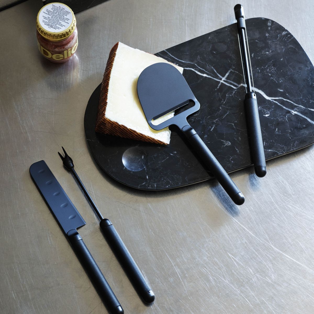 Pebble Cheese Knife Black-2