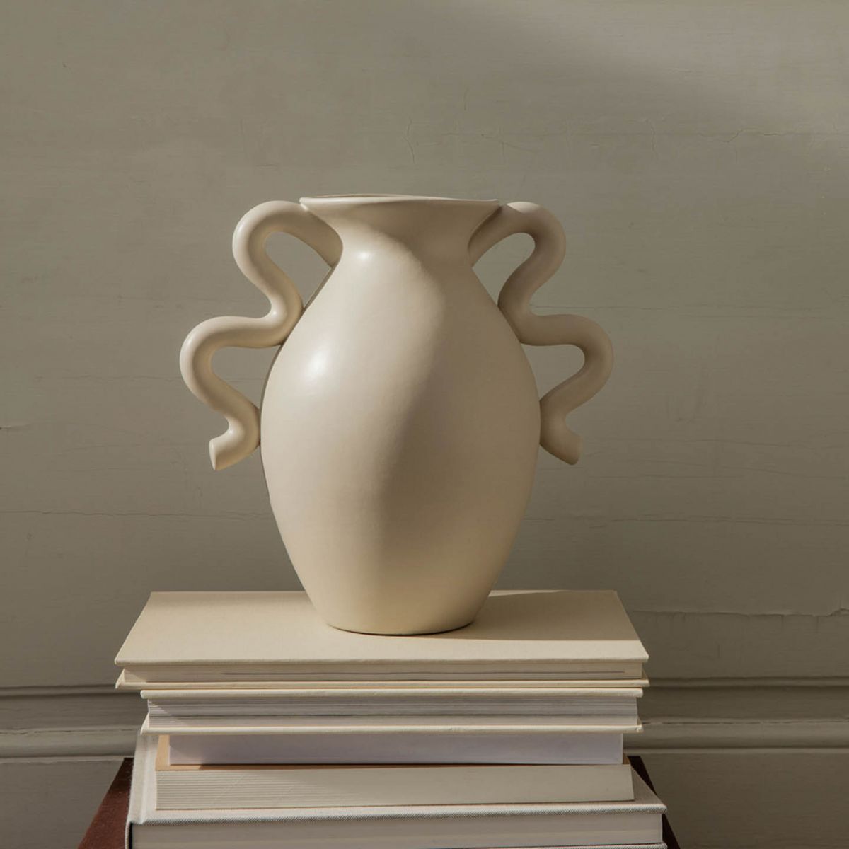 Verso Table Vase - Cream-2