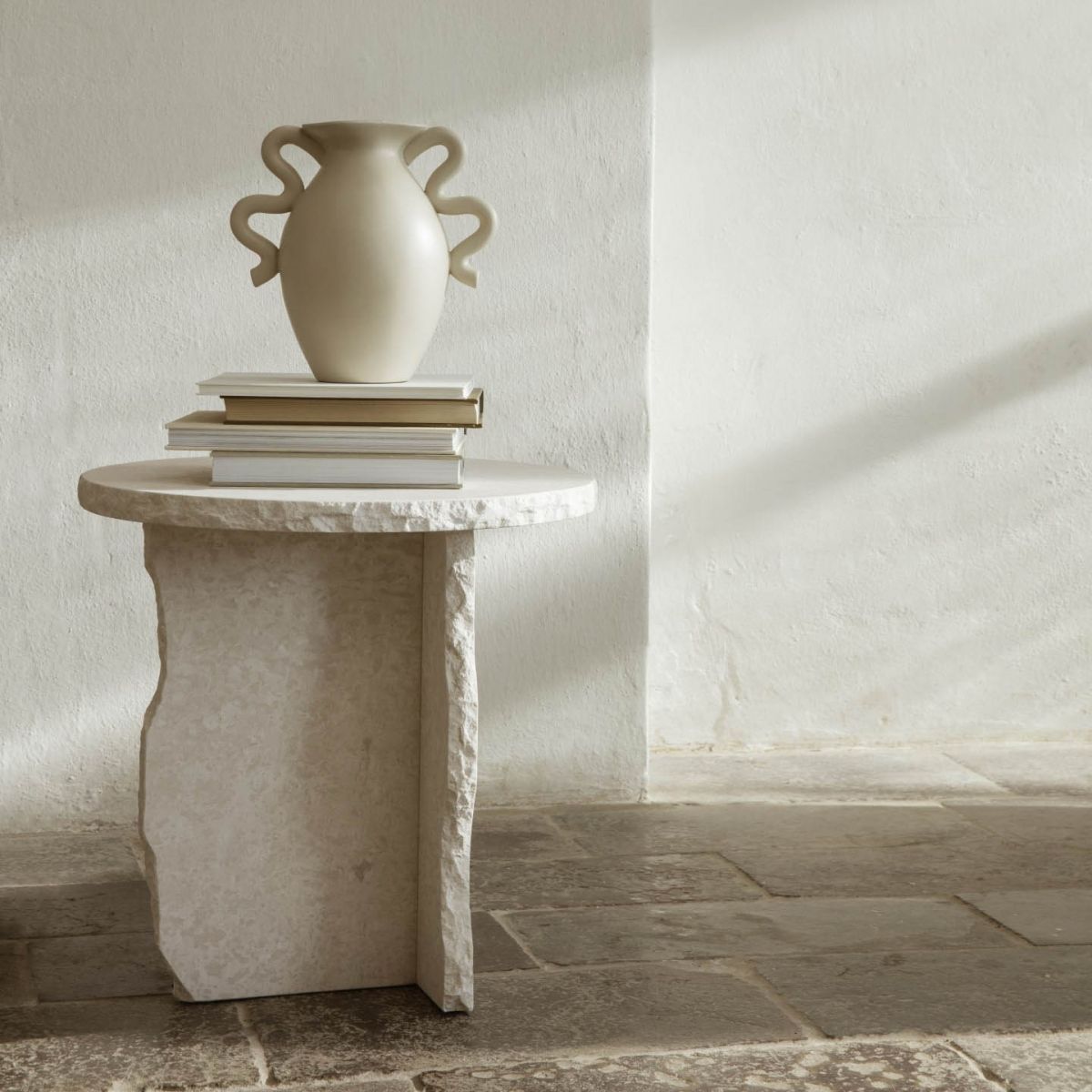 Verso Table Vase - Cream-3
